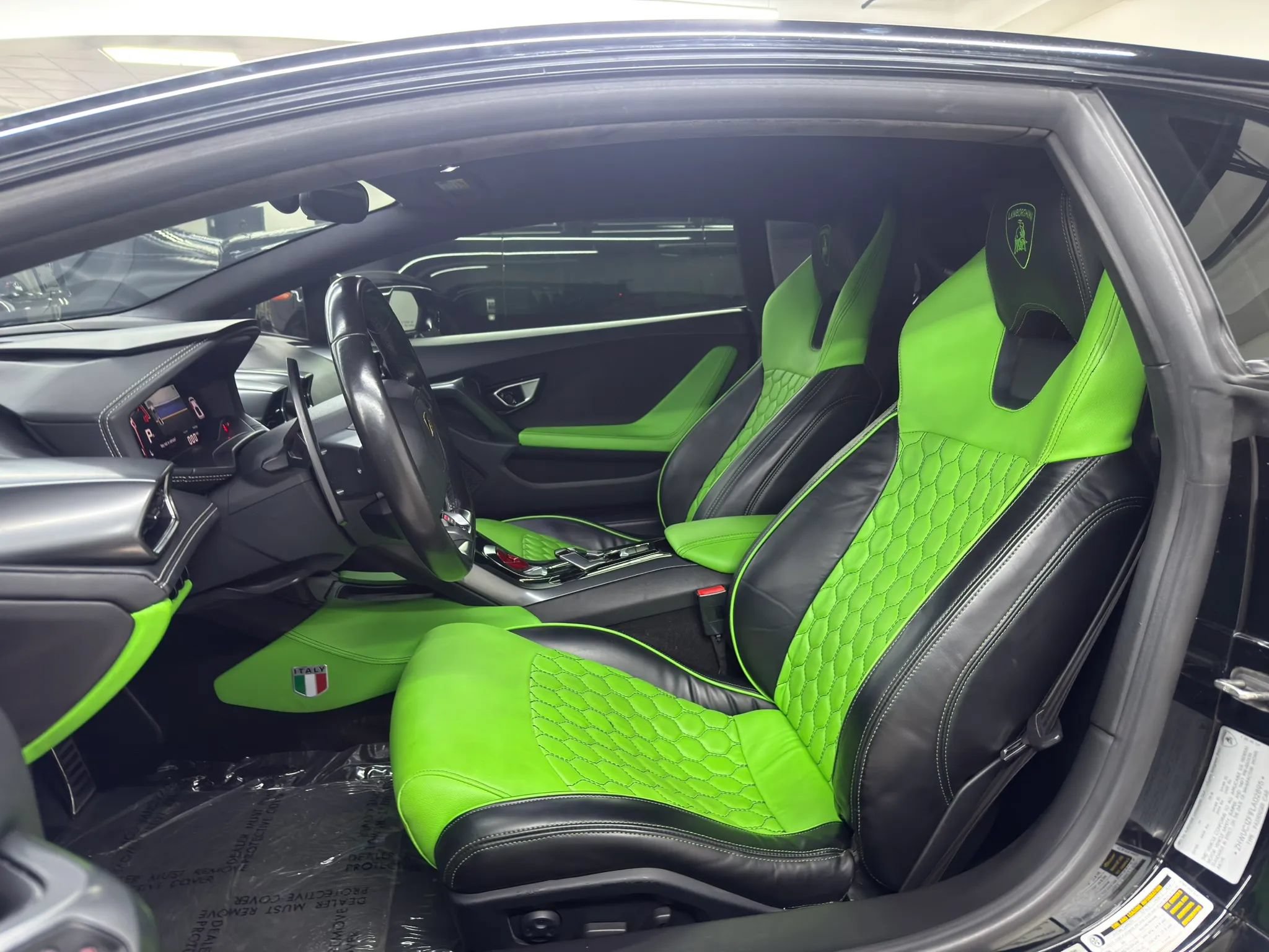 Used 2015 Lamborghini Huracan LP 610-4 AWD/4WD image 35