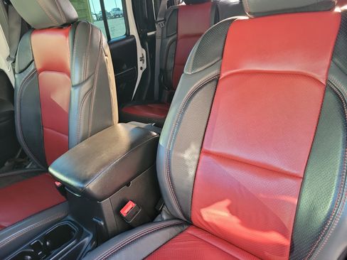 Used 2021 Jeep Gladiator Sport image 6