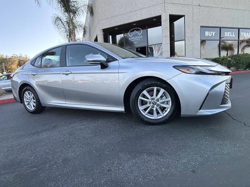 Used 2025 Toyota Camry LE FWD image 9