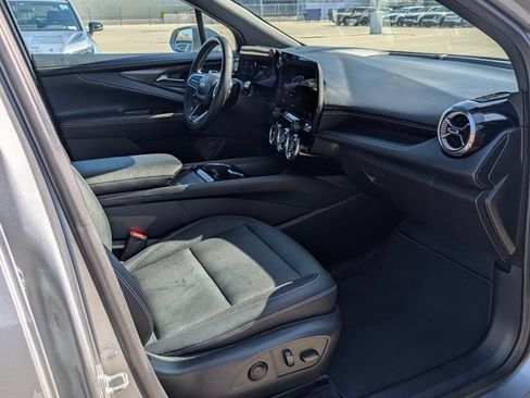 Used 2024 Chevrolet Blazer EV LT AWD/4WD image 9