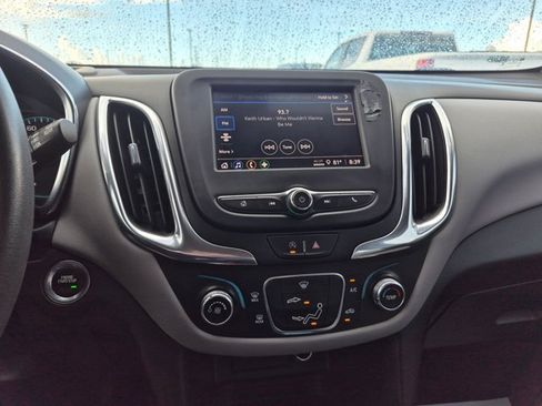Used 2022 Chevrolet Equinox LS FWD image 10