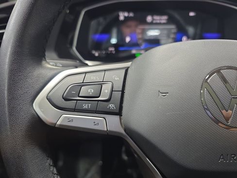 Used 2023 Volkswagen Jetta SE w/ Panoramic Sunroof Package FWD image 16