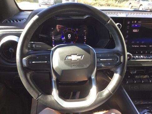 Used 2023 Chevrolet Colorado LT w/ LT Convenience Package III image 16