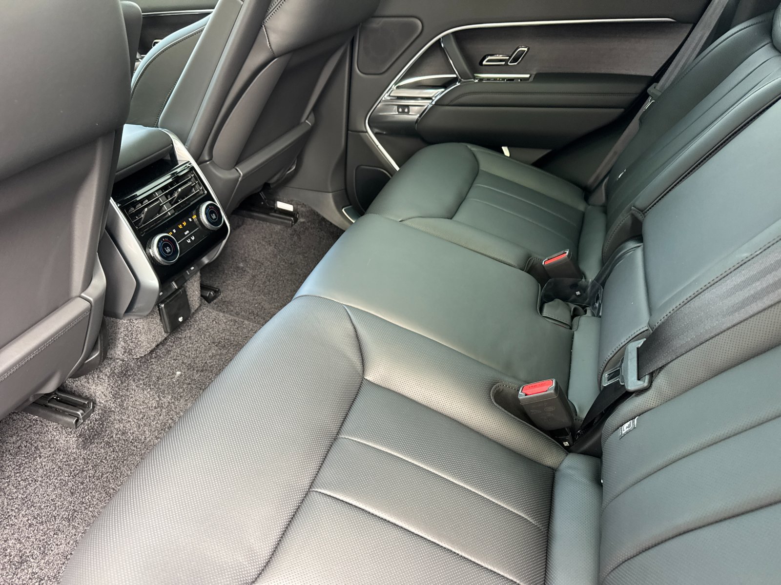 New 2026 Land Rover Range Rover SE AWD/4WD image 12