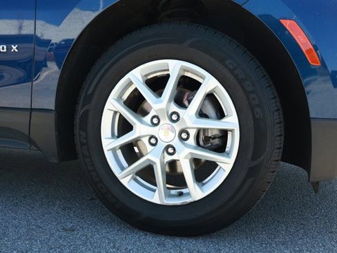 Used 2023 Chevrolet Equinox LS w/ LS Convenience Package image 5