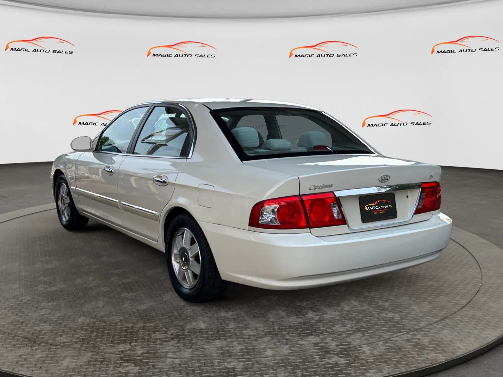 Used 2004 Kia Optima FWD image 8