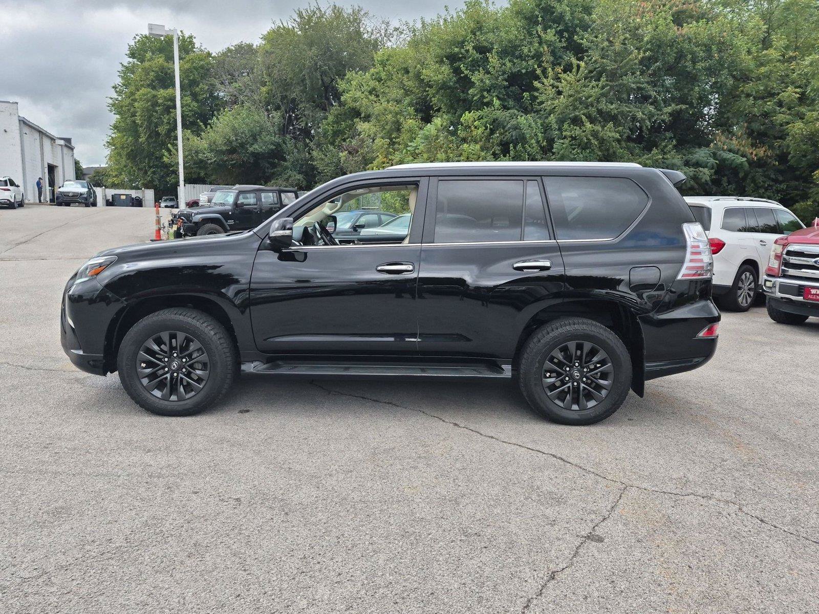 Used 2022 Lexus GX 460 Premium AWD/4WD image 2