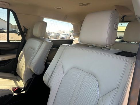 Used 2020 Ford Expedition Platinum image 23