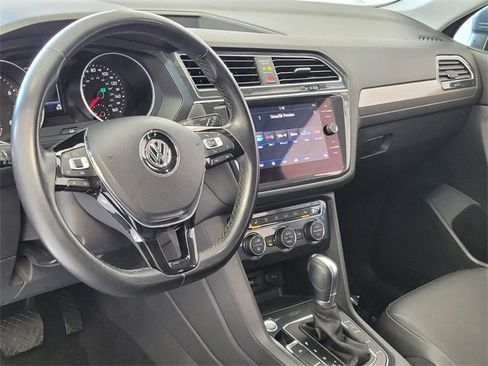Used 2018 Volkswagen Tiguan S image 11