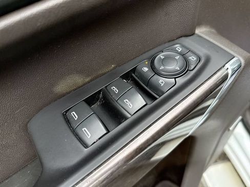Used 2019 Chevrolet Silverado 1500 LTZ w/ LTZ Convenience Package AWD/4WD image 13