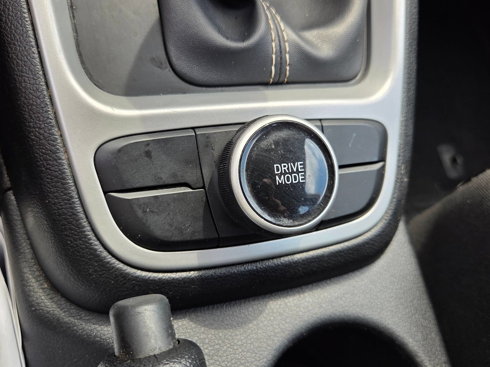 Used 2021 Hyundai Venue SEL FWD image 21