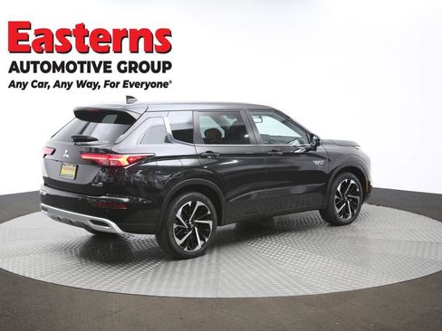 Used 2023 Mitsubishi Outlander SE image 43