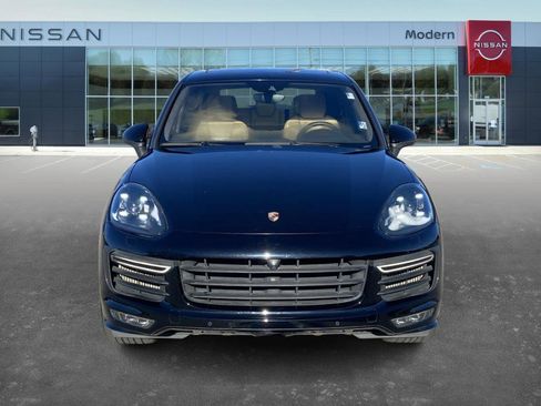 Used 2018 Porsche Cayenne GTS image 2