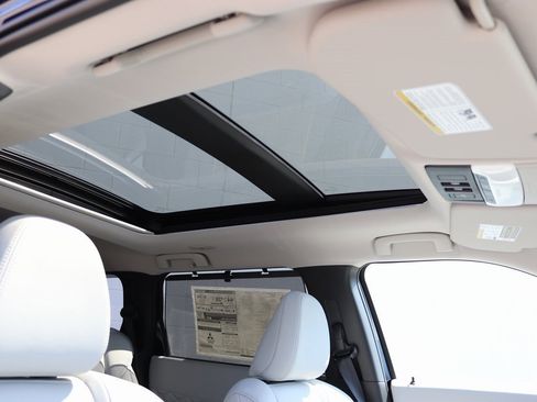 New 2025 Mitsubishi Outlander SEL image 38