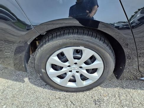 Used 2024 Toyota Corolla LE FWD image 17