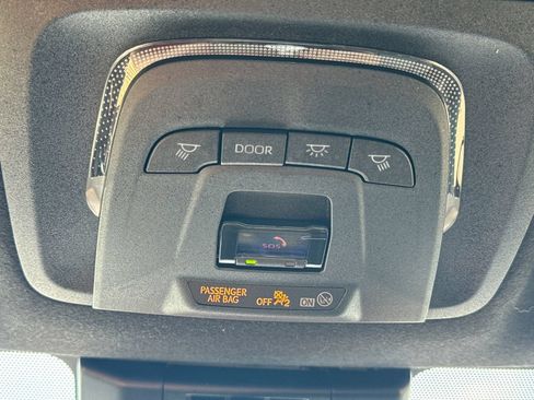 Used 2025 Toyota Corolla XSE FWD image 32