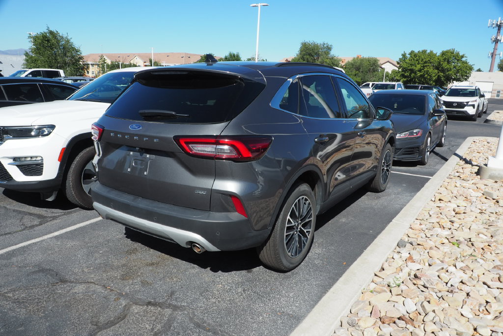 Used 2025 Ford Escape SE FWD image 3