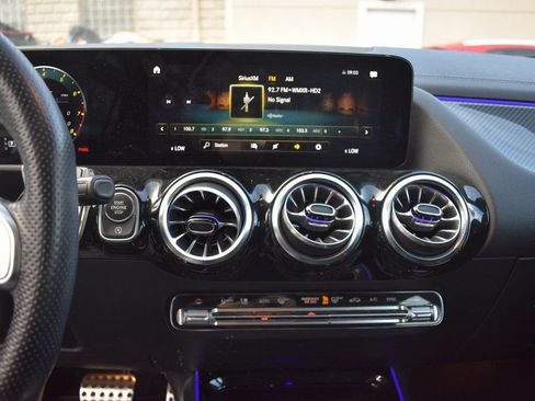 Used 2022 Mercedes-Benz GLA 35 AMG 4MATIC image 21