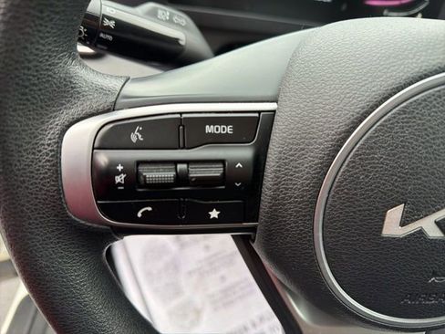 Used 2024 Kia Sportage LX image 14