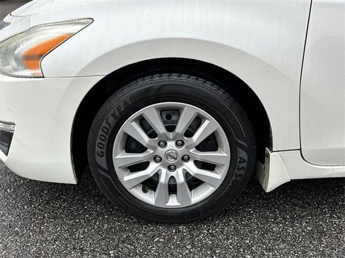 Used 2014 Nissan Altima 2.5 S w/ Display Audio Package image 11