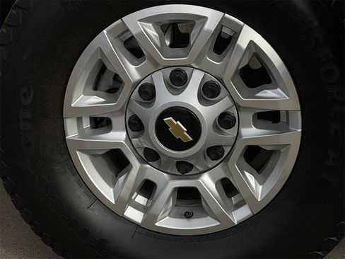 Certified 2025 Chevrolet Silverado 2500 LT w/ Convenience Package image 11