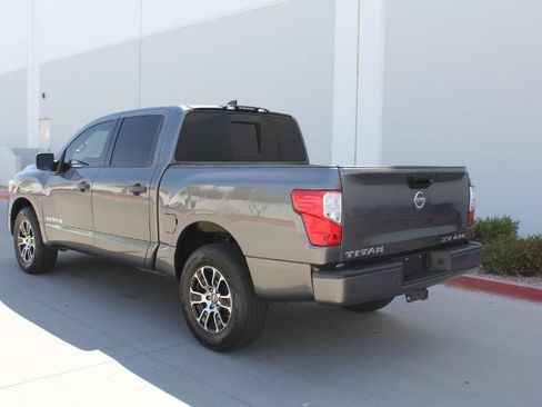 Used 2022 Nissan Titan SV AWD/4WD image 7