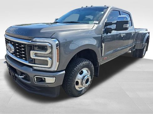 Used 2024 Ford F350 Platinum w/ FX4 Off-Road Package AWD/4WD image 7