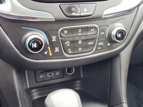 Used 2023 Chevrolet Equinox LT image 21