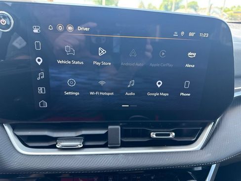 Used 2025 Chevrolet Equinox LT FWD image 18