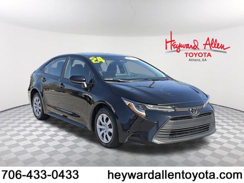 Certified 2024 Toyota Corolla LE image 1