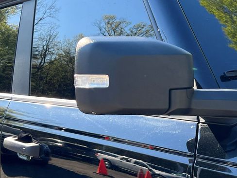 Used 2022 Ford Bronco Wildtrak image 11