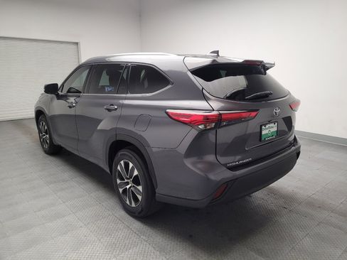 Used 2020 Toyota Highlander XLE FWD image 5