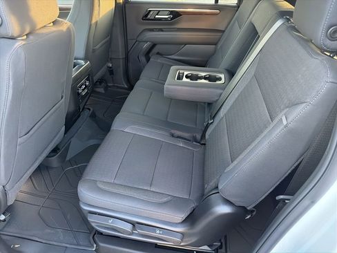 New 2026 Chevrolet Suburban LS image 20