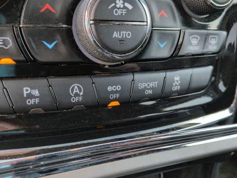 Used 2021 Jeep Grand Cherokee Laredo X AWD/4WD image 37