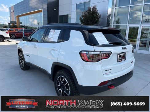 Used 2024 Jeep Compass Trailhawk image 18