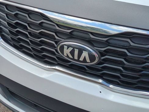 Used 2019 Kia Sorento L FWD image 9