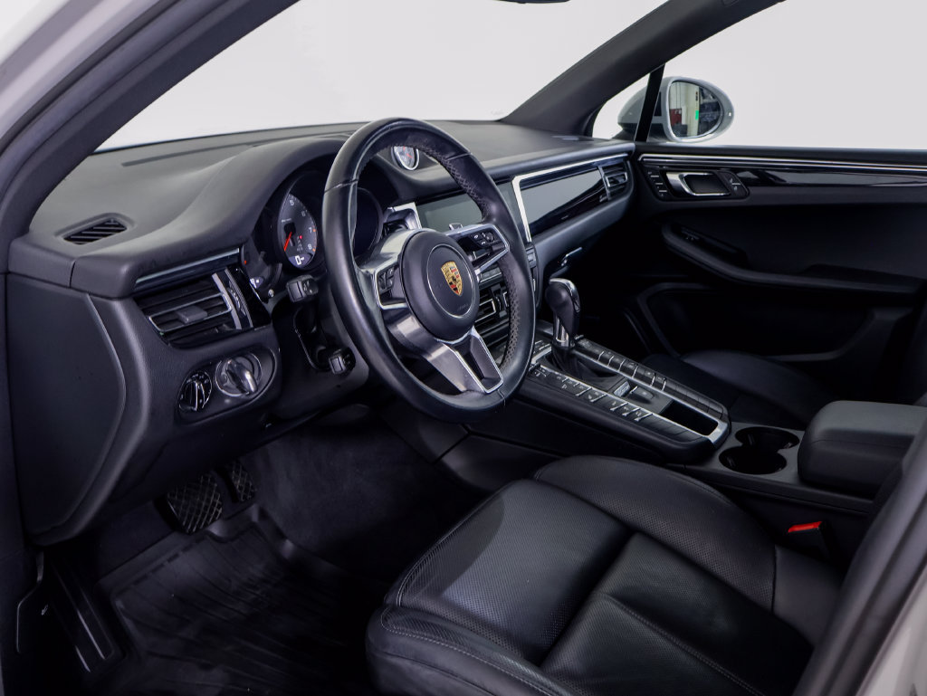 Certified 2021 Porsche Macan S AWD/4WD image 4