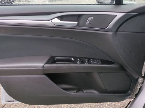 Used 2014 Ford Fusion SE image 29