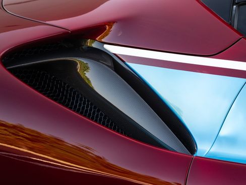 Used 2024 Ferrari SF90 Spider image 21