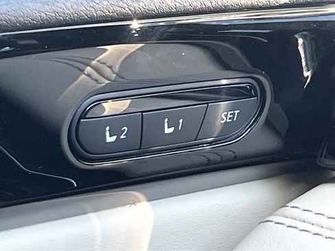 Certified 2025 INFINITI QX60 Pure w/ Cargo Package image 36