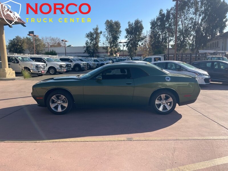 Used 2022 Dodge Challenger SXT RWD image 4