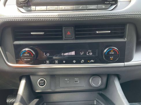 Used 2023 Nissan Rogue SV FWD image 29