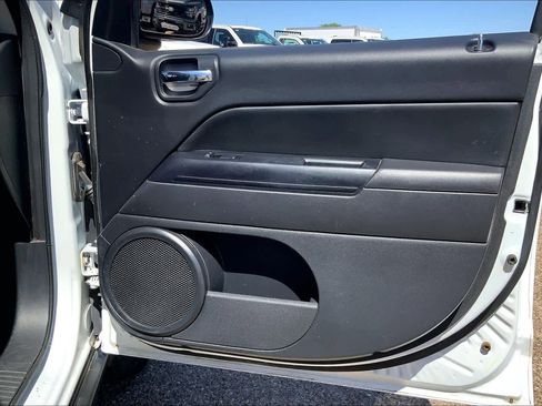 Used 2016 Jeep Compass Sport w/ Power Value Group image 23