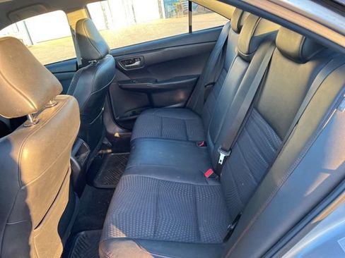 Used 2015 Toyota Camry SE image 4
