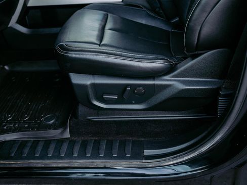 Used 2020 Ford F150 Lariat w/ Equipment Group 502A Luxury image 16