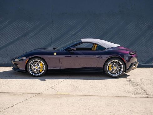 Used 2024 Ferrari Roma Spider image 4