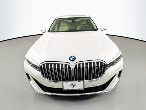 Used 2022 BMW 740i image 2