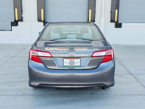 Used 2012 Toyota Camry FWD image 4