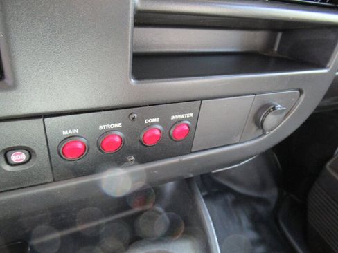 Used 2014 Chevrolet Express 2500 image 28