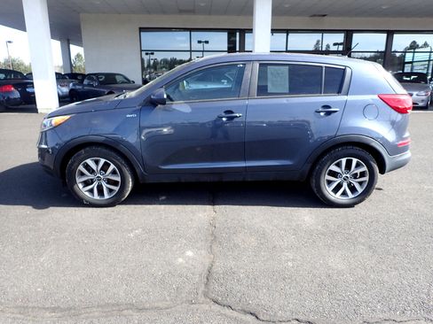 Used 2016 Kia Sportage LX image 2